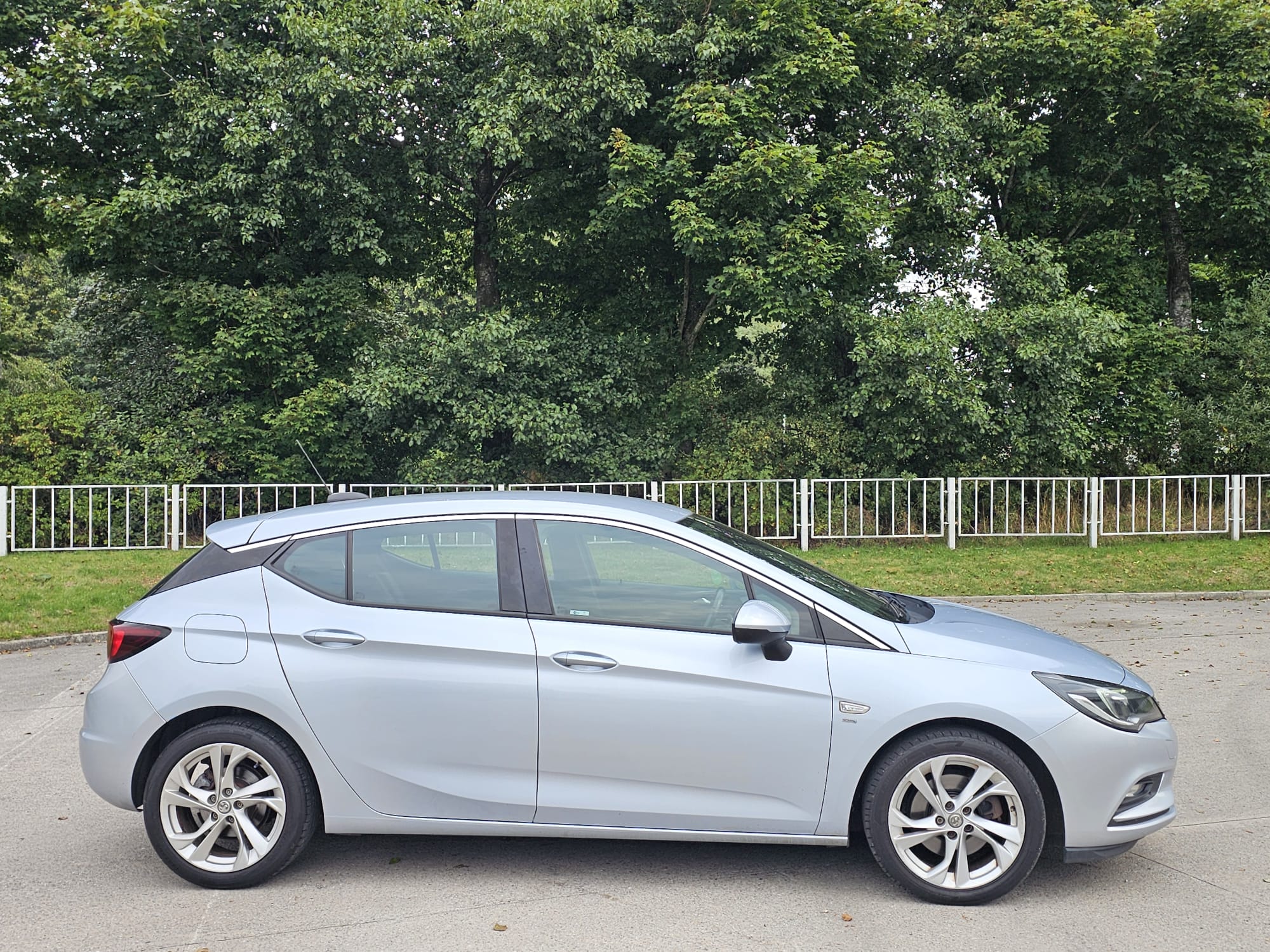 Vauxhall Astra 1.6 CDTi ecoTEC BlueInjection SRi Euro 6 5dr