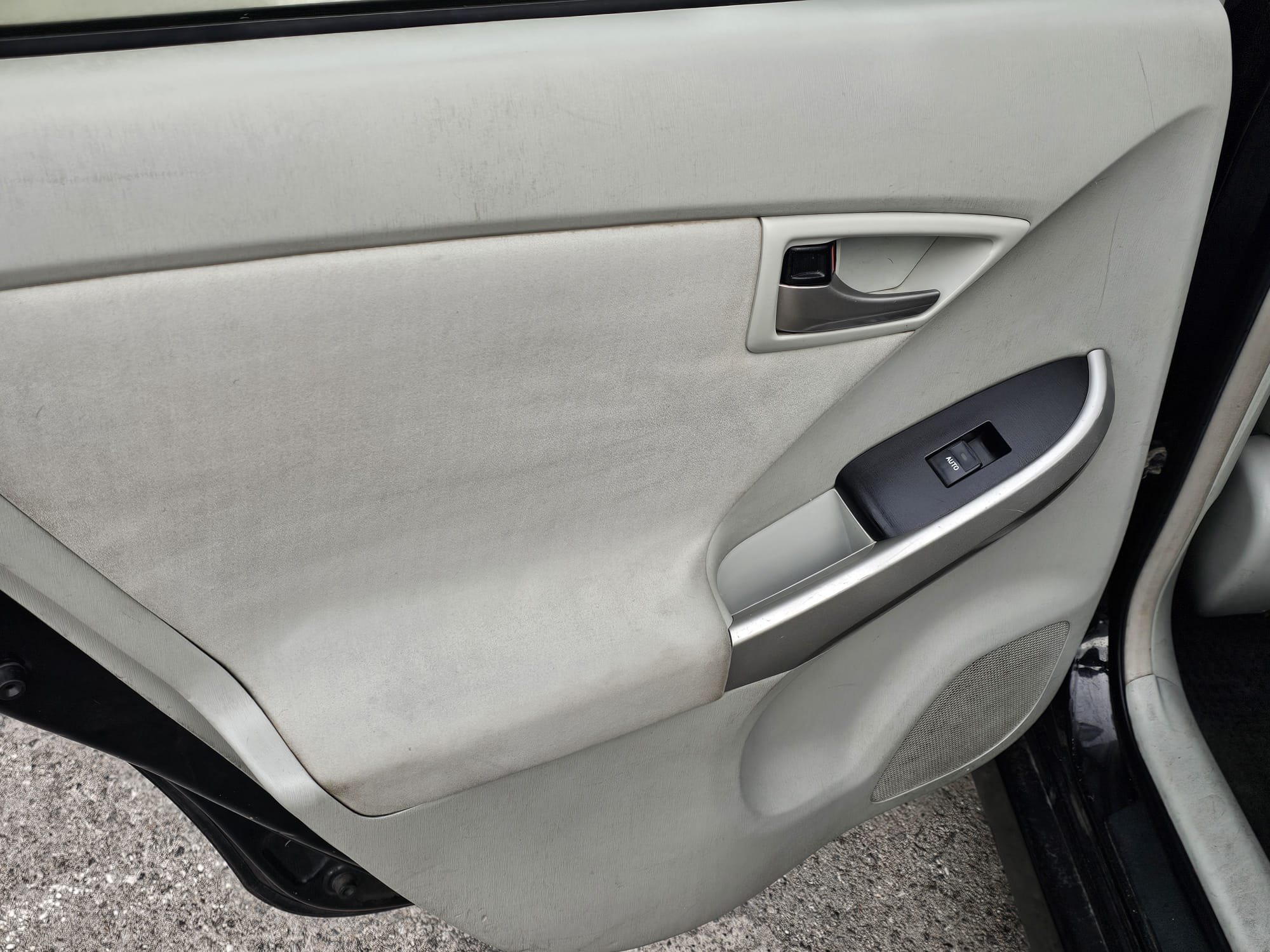 Toyota Prius 1.5 CVT 4dr