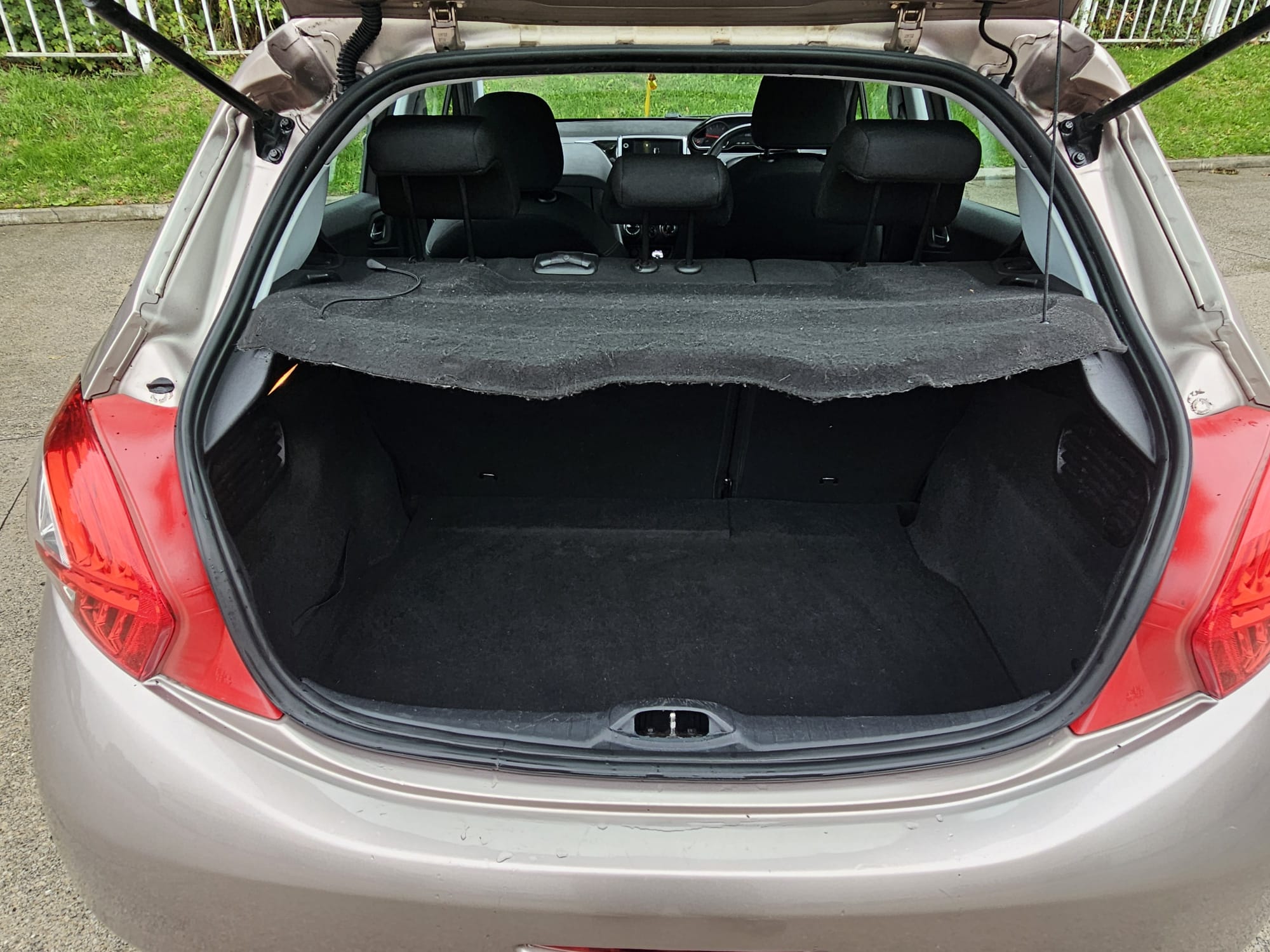Peugeot 208 1.4 e-HDi Active EGC Euro 5 (s/s) 5dr