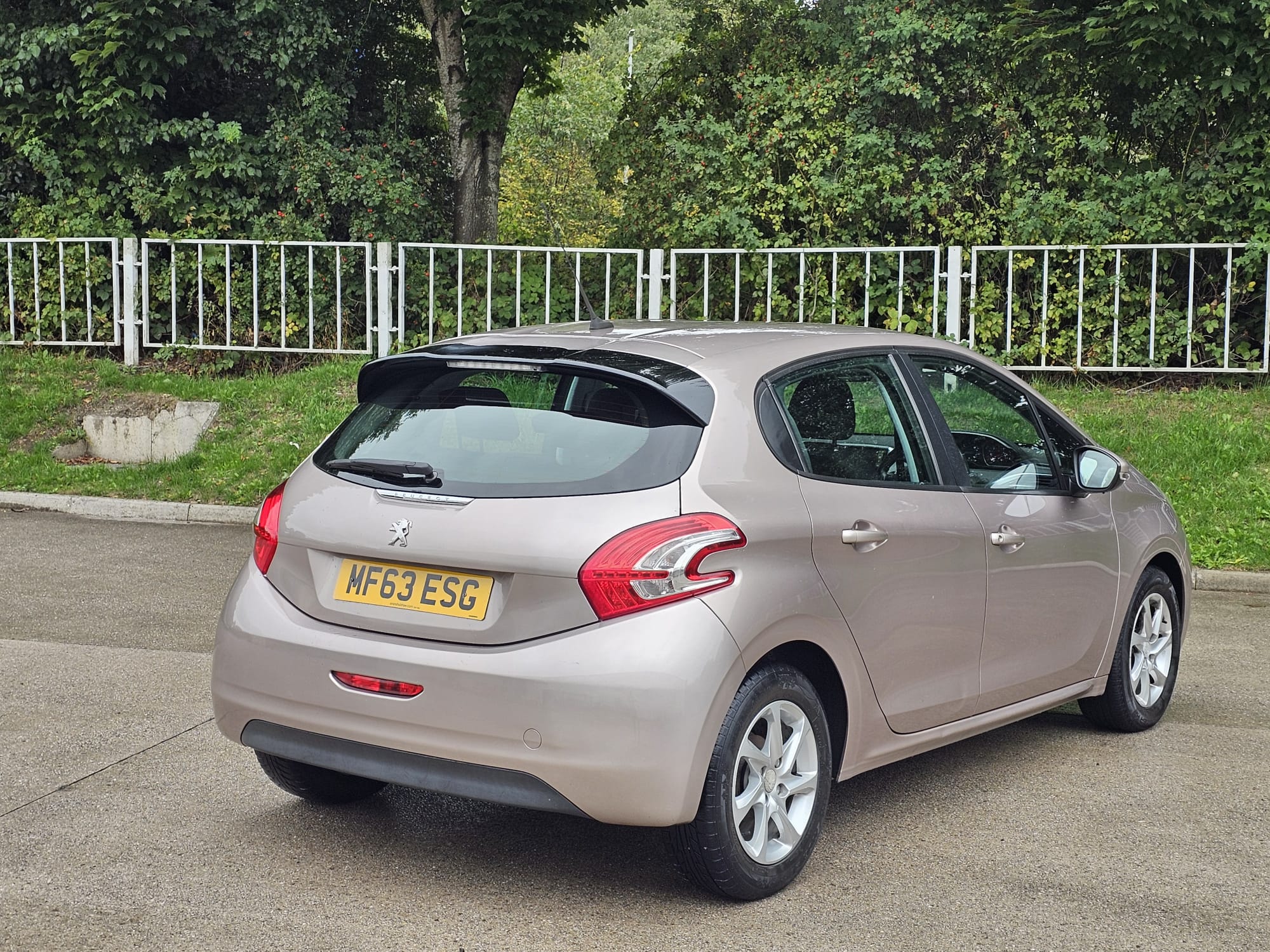 Peugeot 208 1.4 e-HDi Active EGC Euro 5 (s/s) 5dr