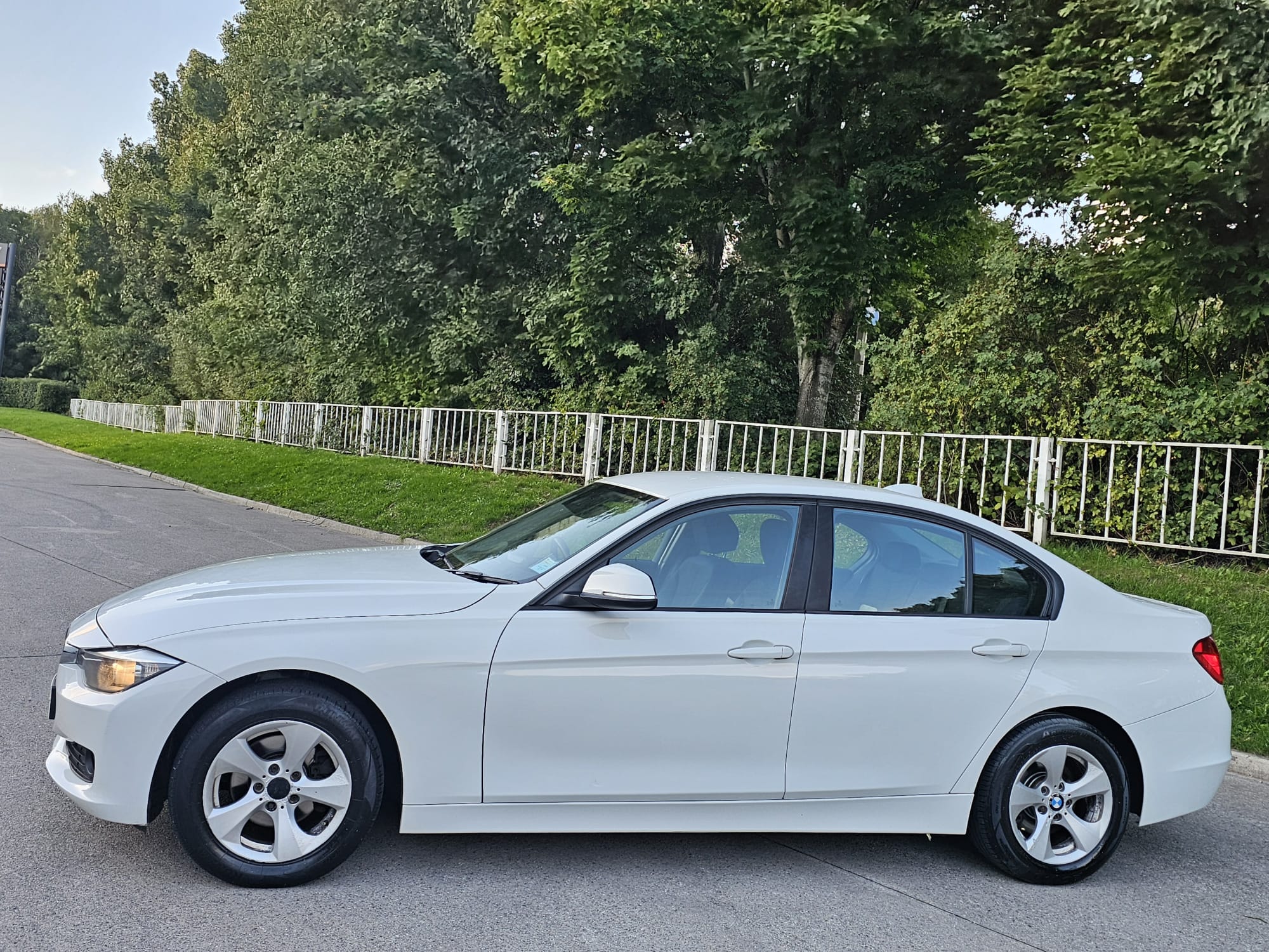 BMW 3 Series 2.0 320d ED EfficientDynamics Auto Euro 5 (s/s) 4dr