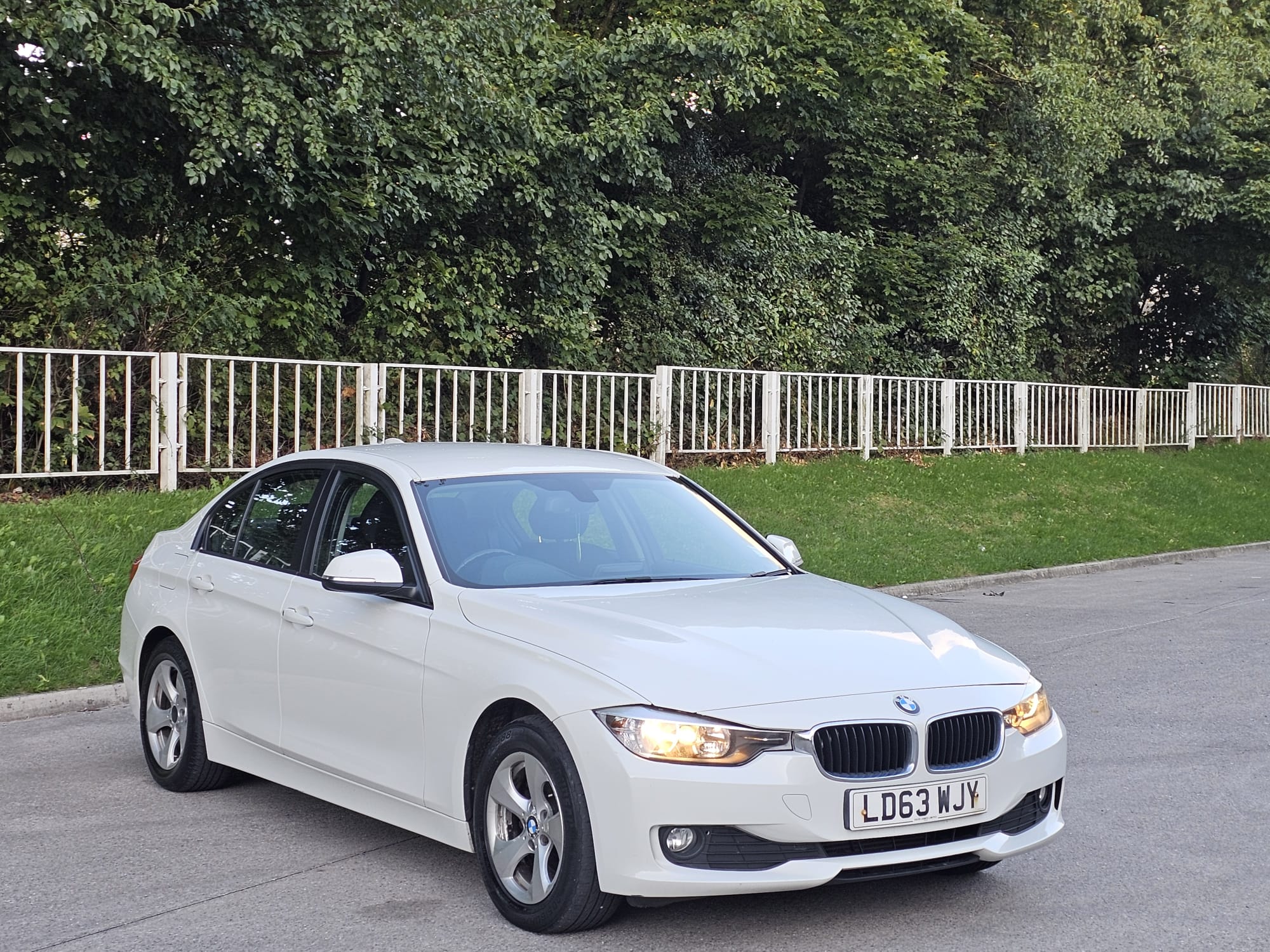 BMW 3 Series 2.0 320d ED EfficientDynamics Auto Euro 5 (s/s) 4dr