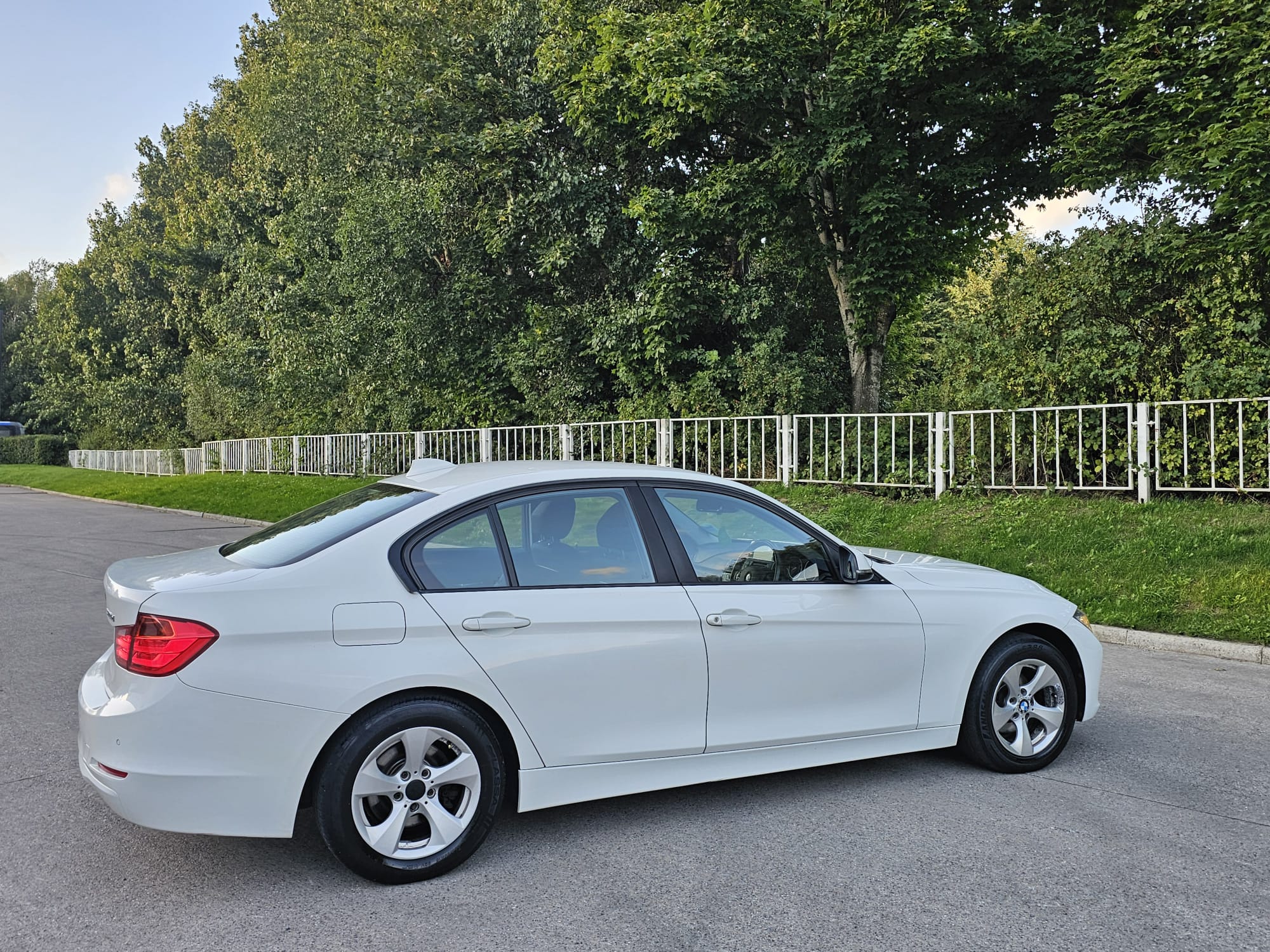 BMW 3 Series 2.0 320d ED EfficientDynamics Auto Euro 5 (s/s) 4dr