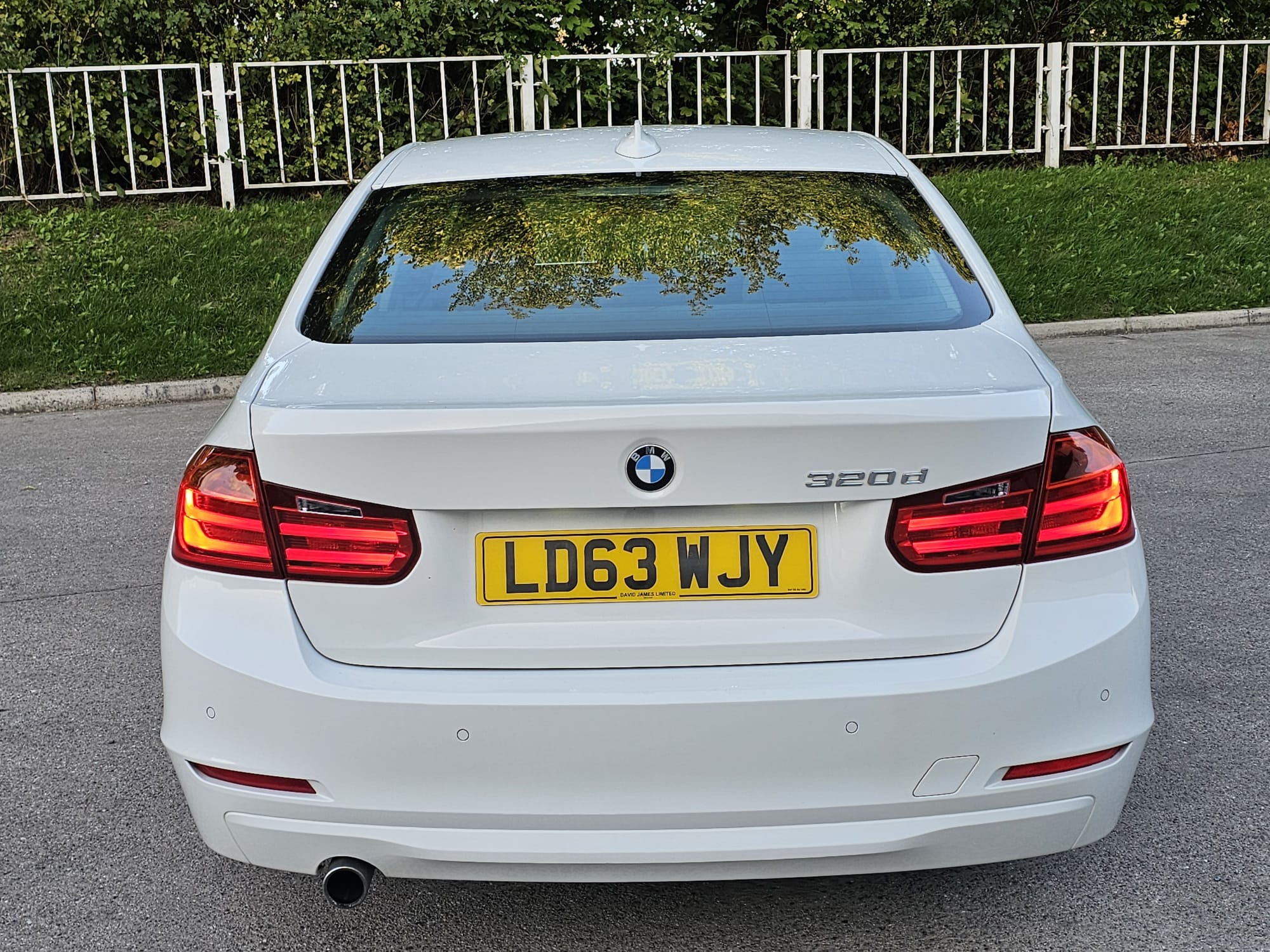 BMW 3 Series 2.0 320d ED EfficientDynamics Auto Euro 5 (s/s) 4dr