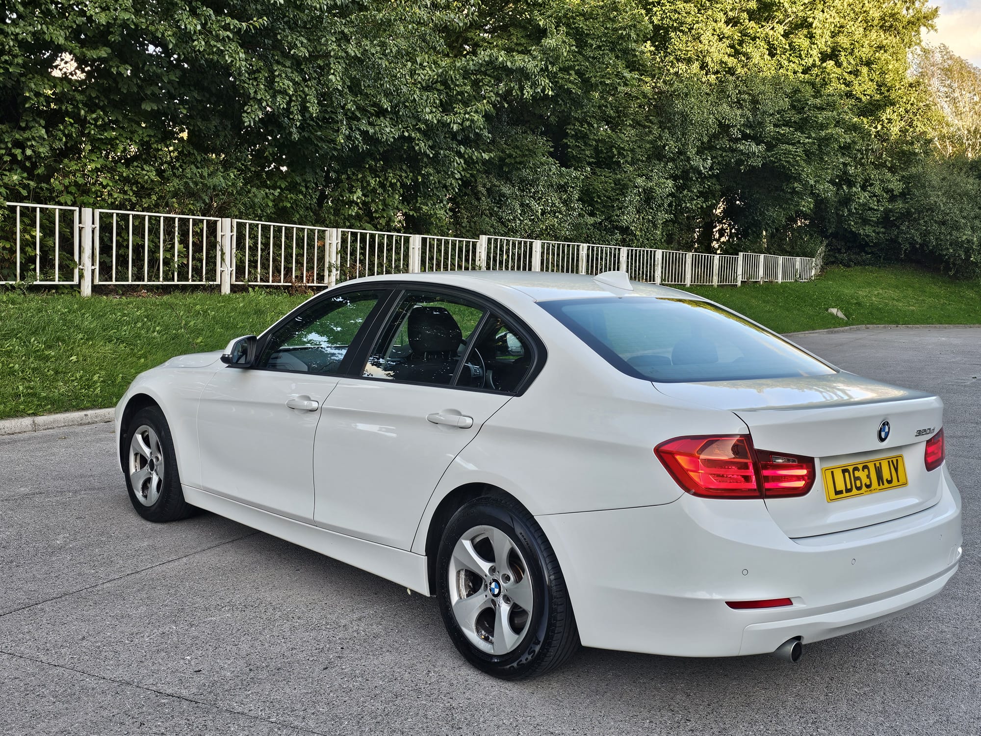 BMW 3 Series 2.0 320d ED EfficientDynamics Auto Euro 5 (s/s) 4dr