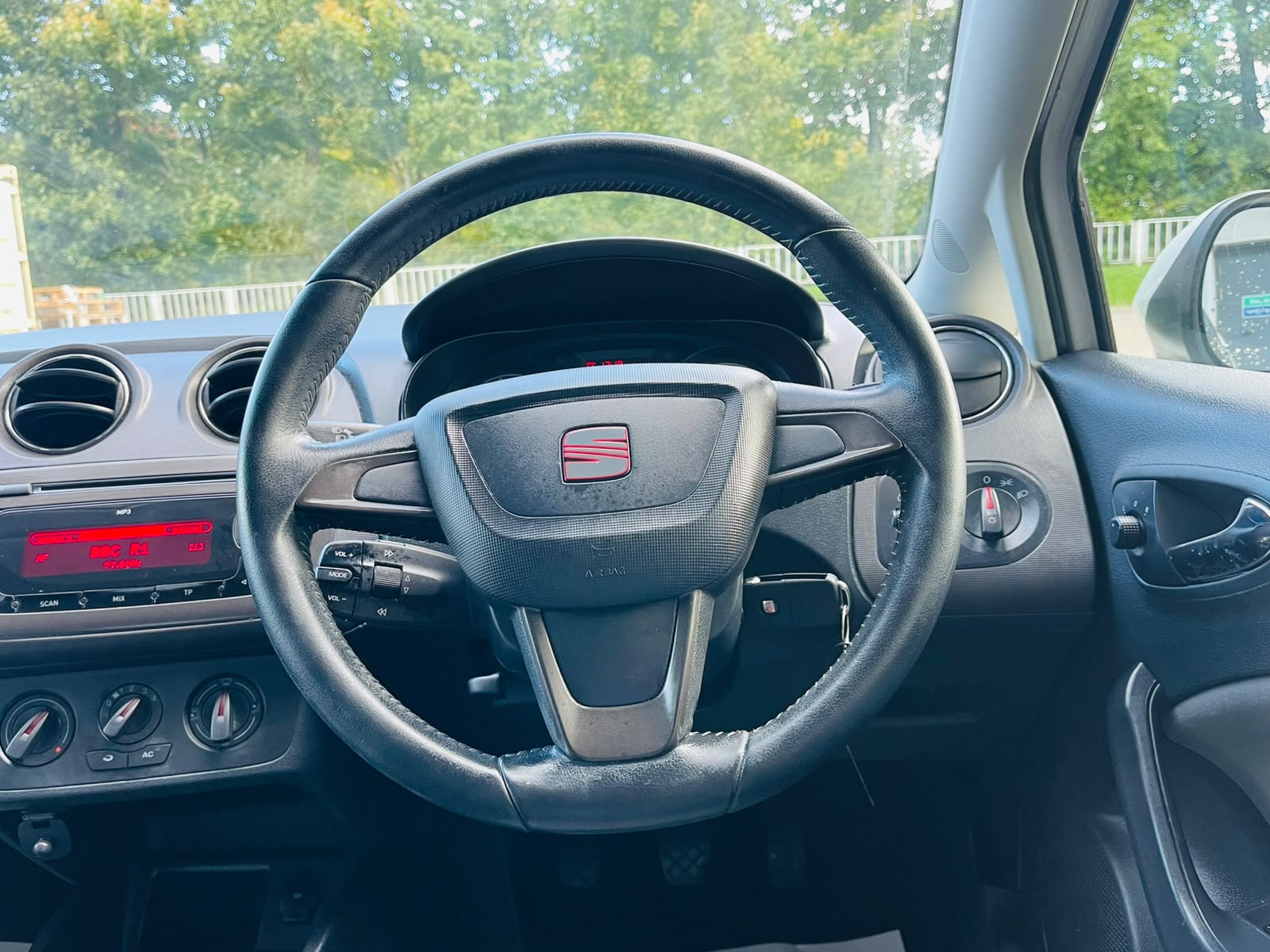 SEAT Ibiza 1.4 SE Euro 5 5dr