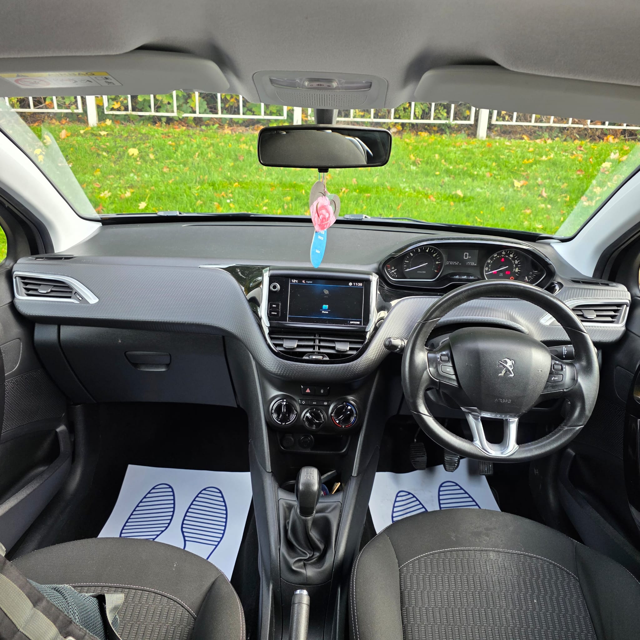 Peugeot 208 1.2 PureTech Black Edition Euro 6 3dr