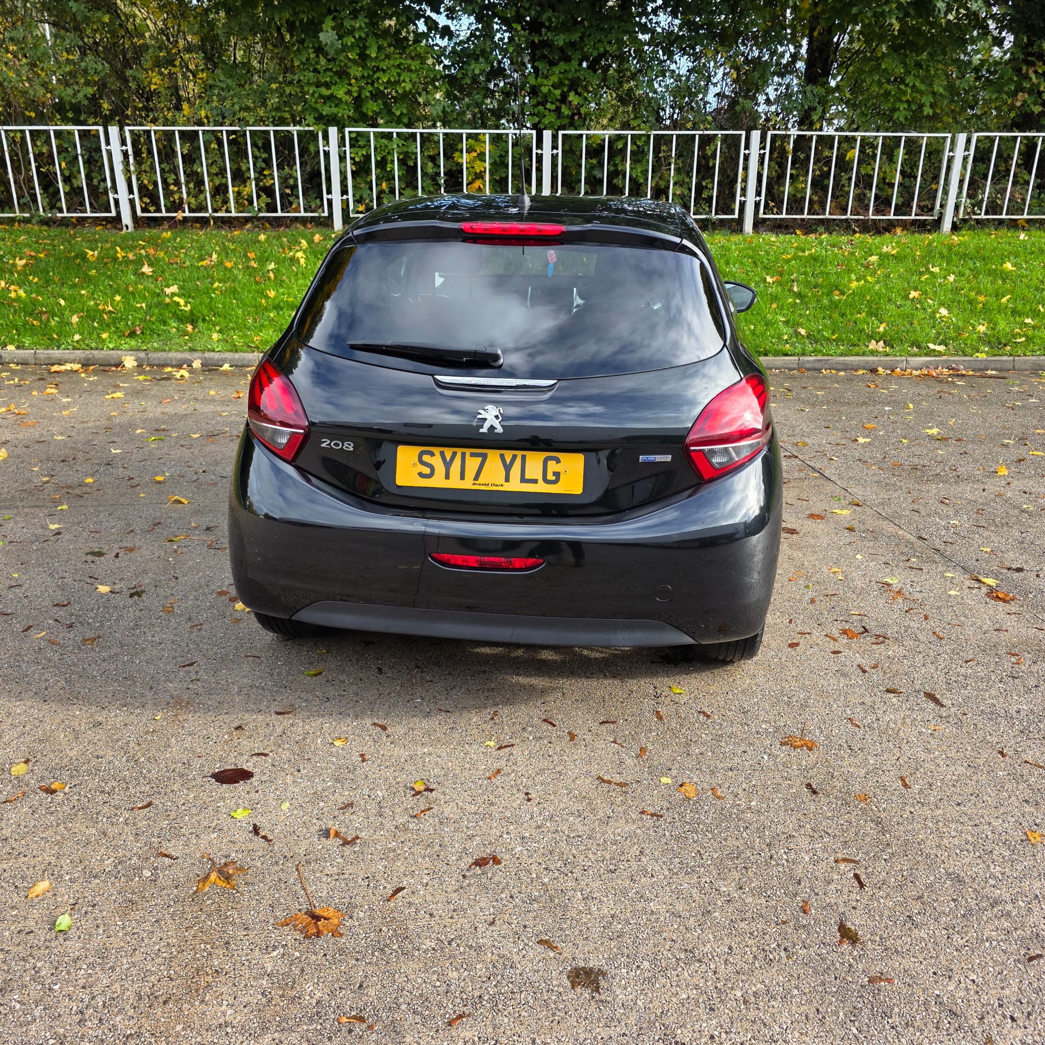 Peugeot 208 1.2 PureTech Black Edition Euro 6 3dr